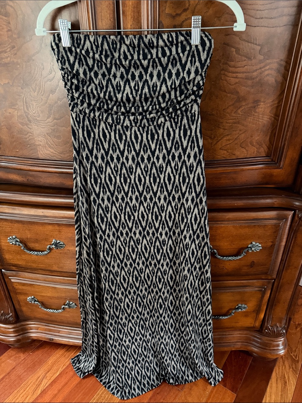 Banana Republic Black and Cream Strapless Maxi Dress with Geometric Print NWOT